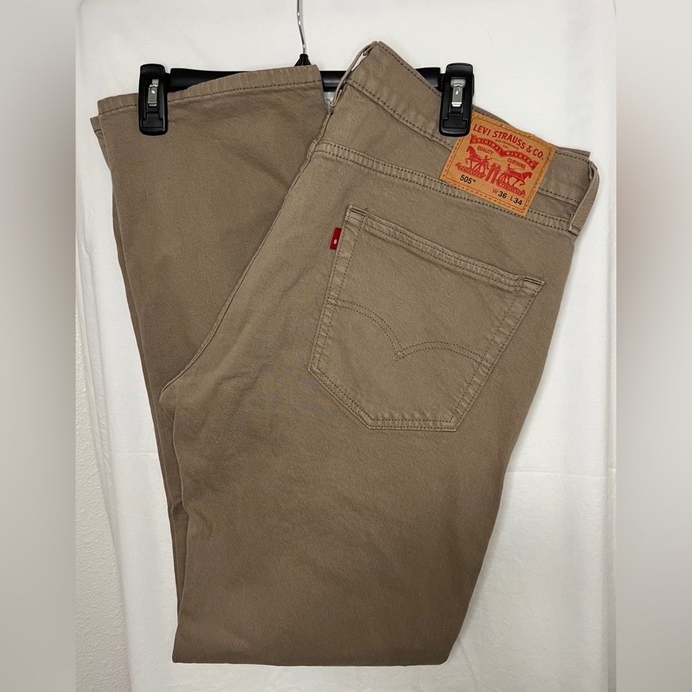Levi’s 505 regular fit men’s pants size 36x34 brown